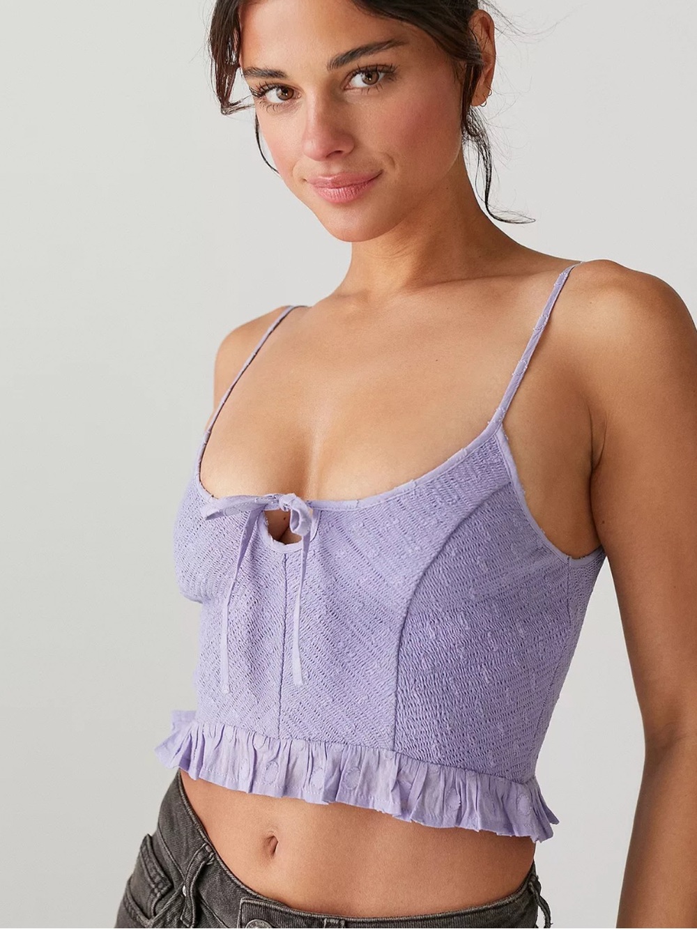 UO JANAE RUFFLE CAMI CROPPED CAMI TOP💜